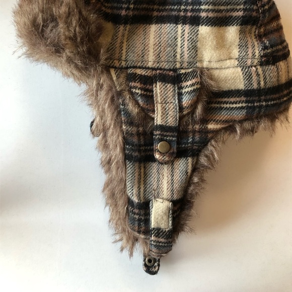 Forever 21 Winter Hat 💖 - Picture 4 of 10